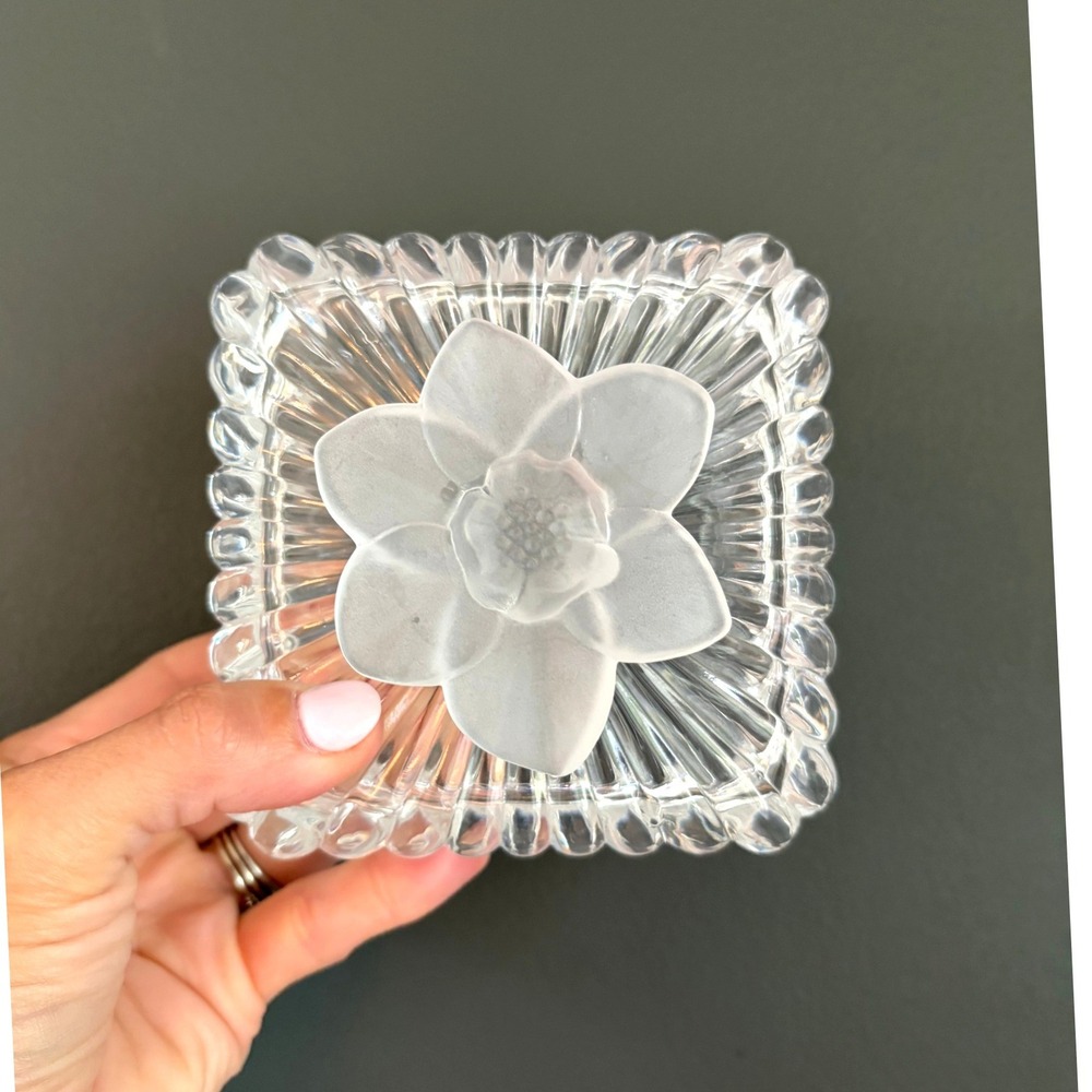 Vintage Crystal Glass Trinket Box Frosted Flower Finial Ribbed Scalloped Square